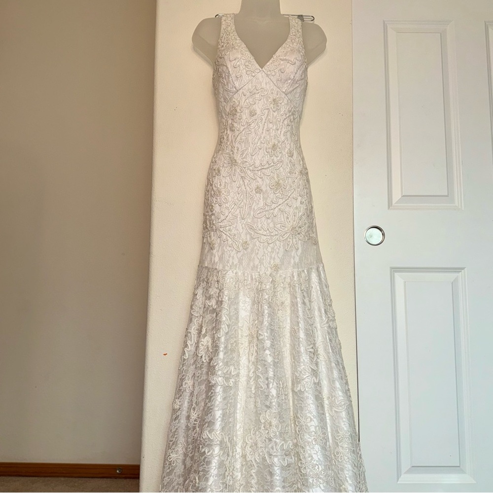 Stunning Beaded Sue Wong Nocturne Lace Wedding Dress - Size 4 - Picture 12 of 15